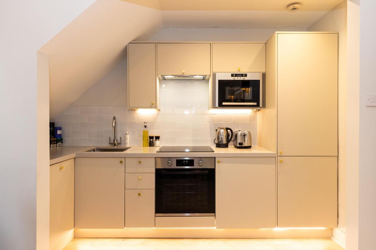 אדינבורו Righ Properties - Luxurious City Centre Three Bedroom Apartment מראה חיצוני תמונה